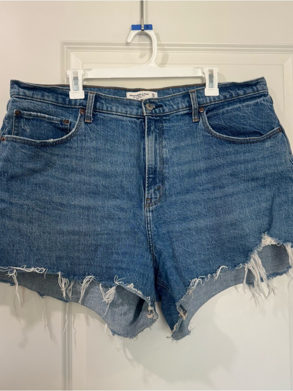 Abercrombie & Fitch High Rise 4 Inch Mom Short
